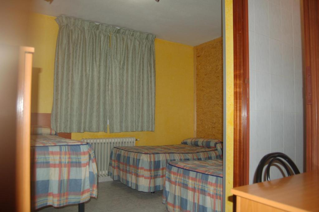 Hostal Mays Numancia de la Sagra 部屋 写真